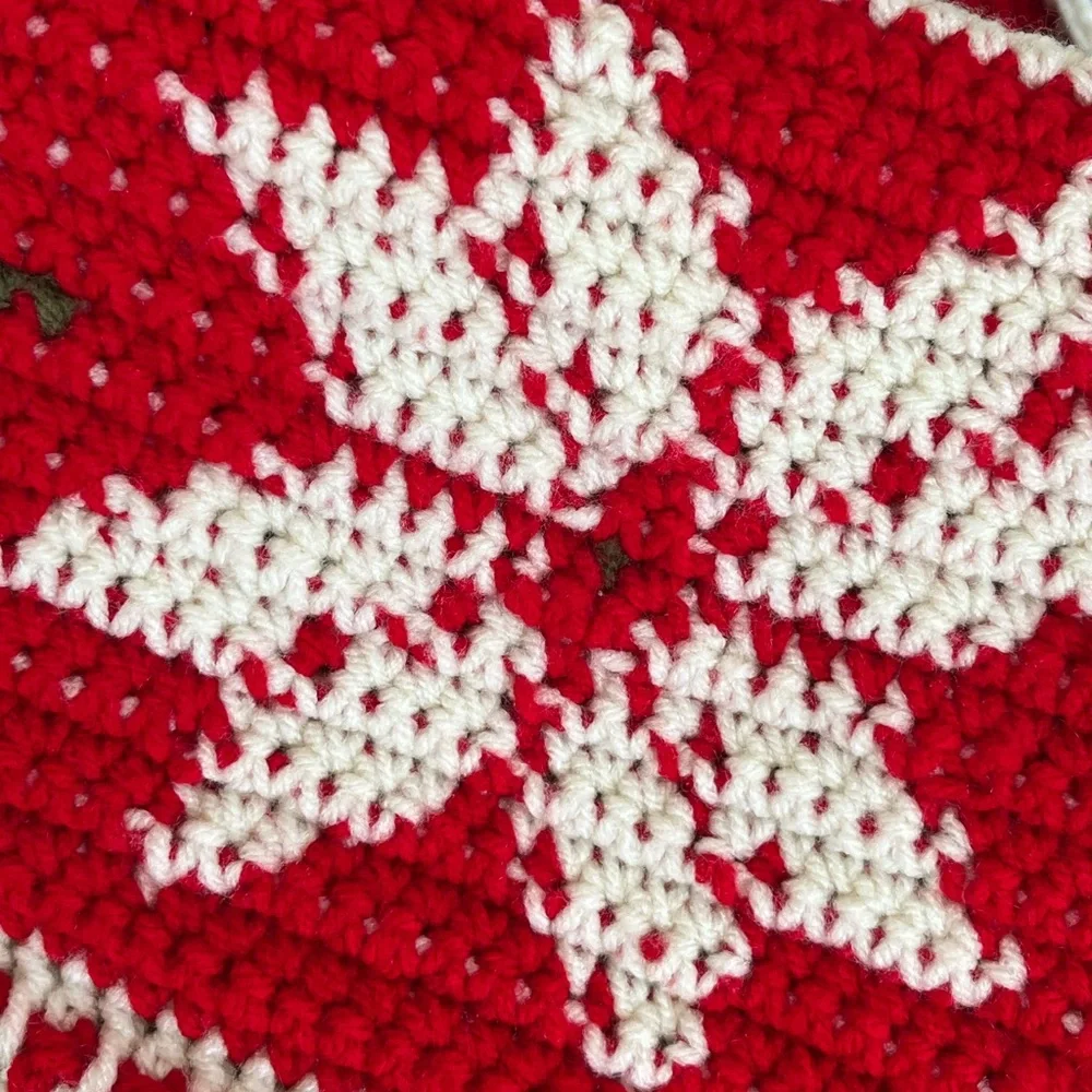 #3011 NEW Hand Crochet Holiday Throw